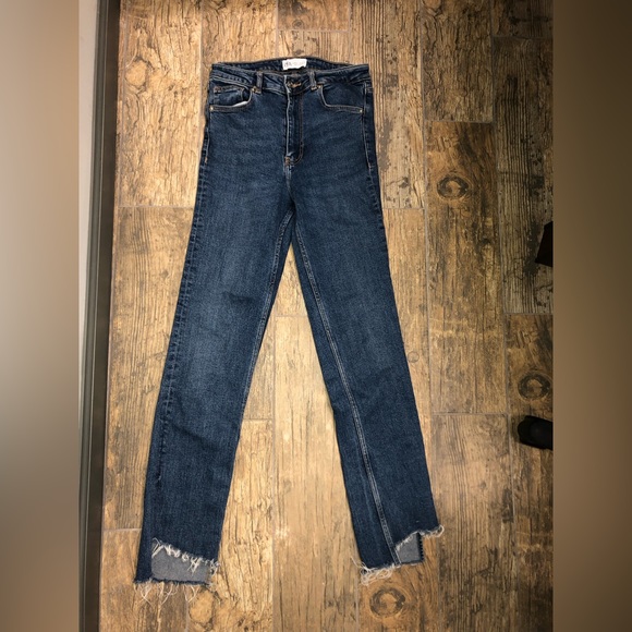 Zara jeans, size 4 - Picture 2 of 6